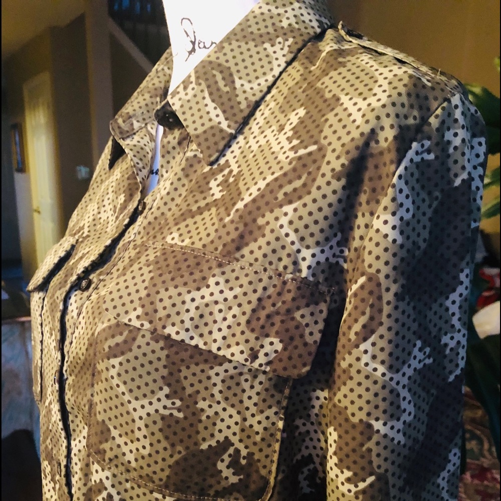 Tommy Hilfiger Camouflage Utility Blouse. Size L